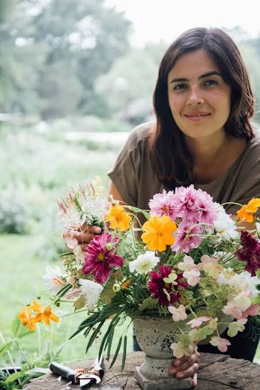 Sophie Morgan, flower care specialist